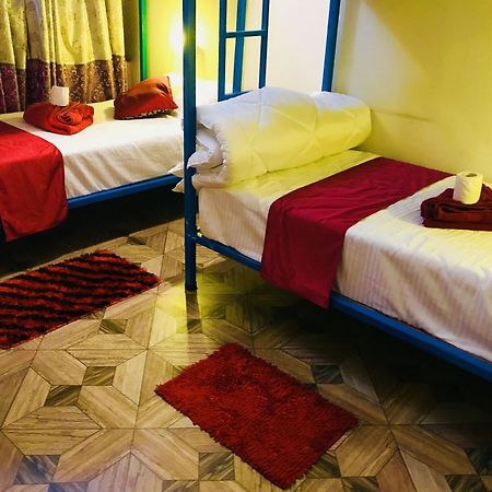 Aroma Tourist Hostel ポカラ エクステリア 写真