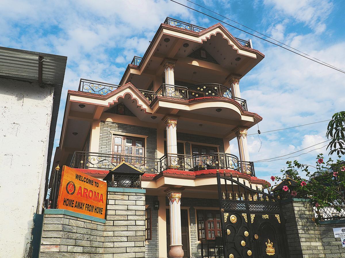 Aroma Tourist Hostel ポカラ エクステリア 写真