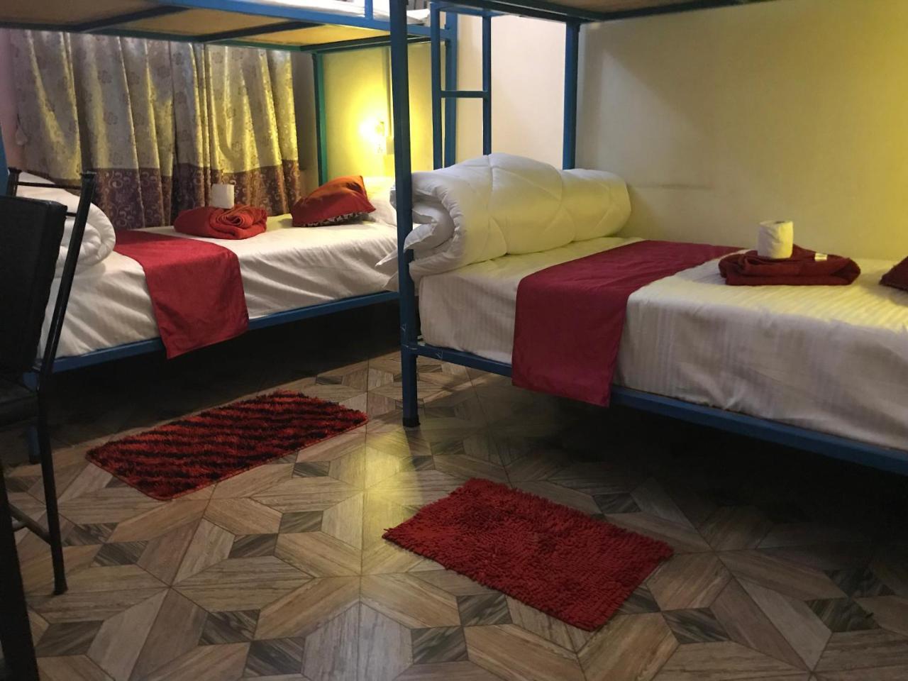 Aroma Tourist Hostel ポカラ エクステリア 写真