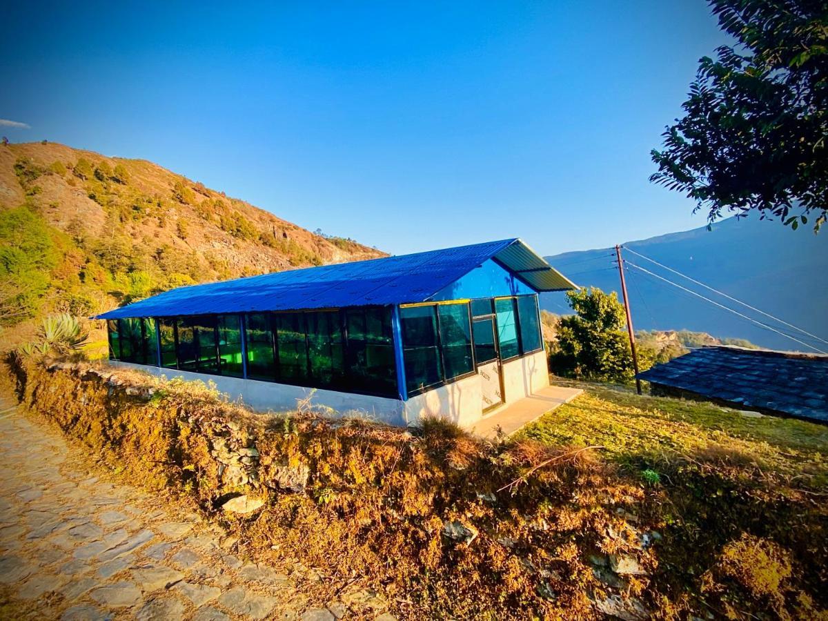 Aroma Tourist Hostel ポカラ エクステリア 写真